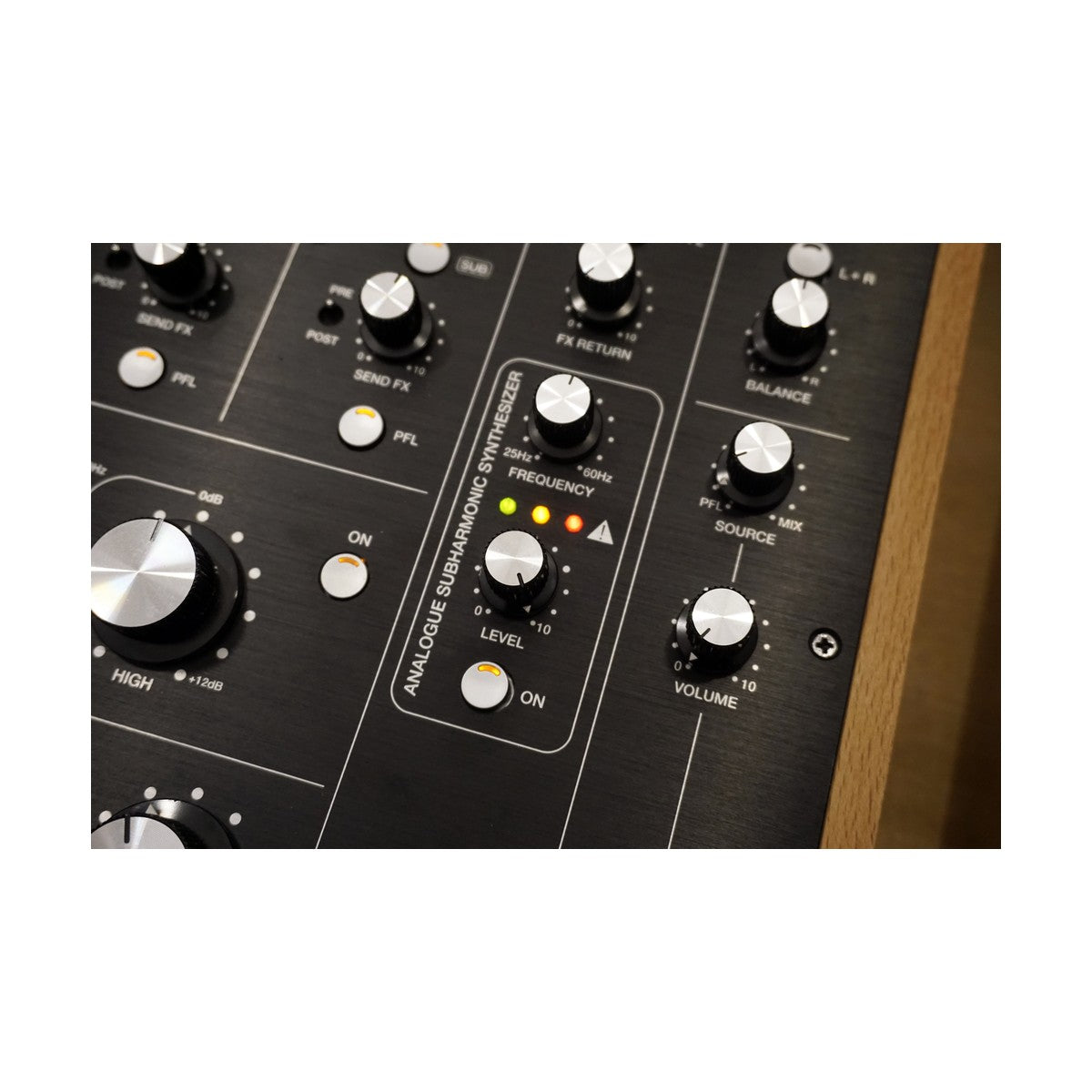 Ecler WARM 4 - Mikser DJ